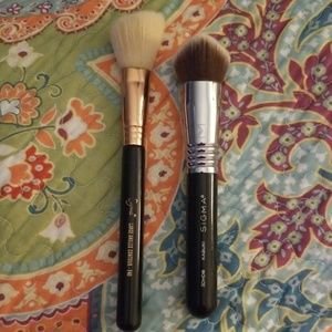 Signa brushes